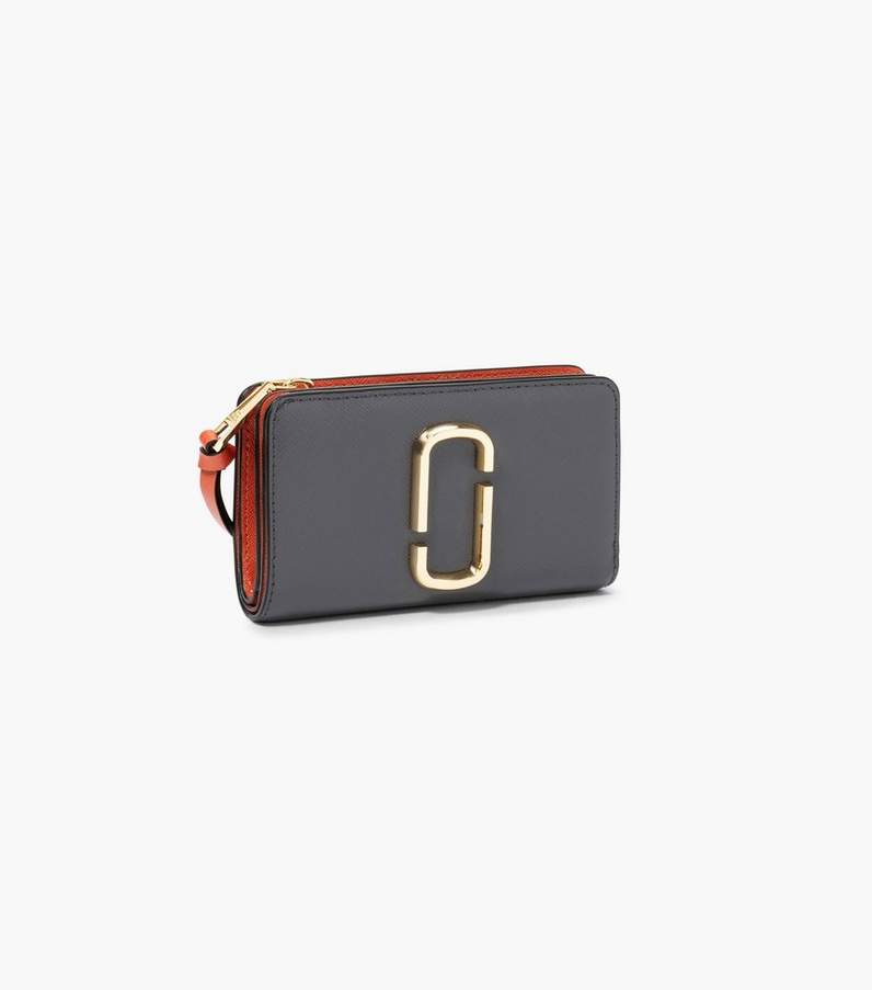 The Snapshot Compact Wallet